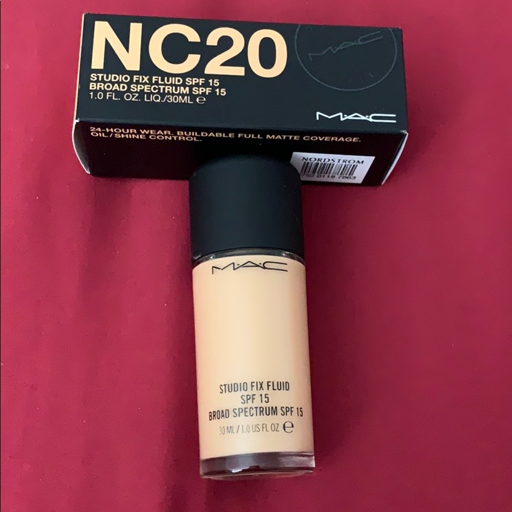 ‼️SOLD‼️Mac Cosmetics Studio Fix fluid NC20